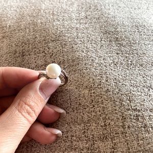 Authentic zales Diamond and pearl ring